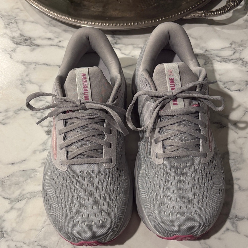 Brooks Women's Adrenaline 24 GTS Gray and Pink NWOT - Picture 5 of 8